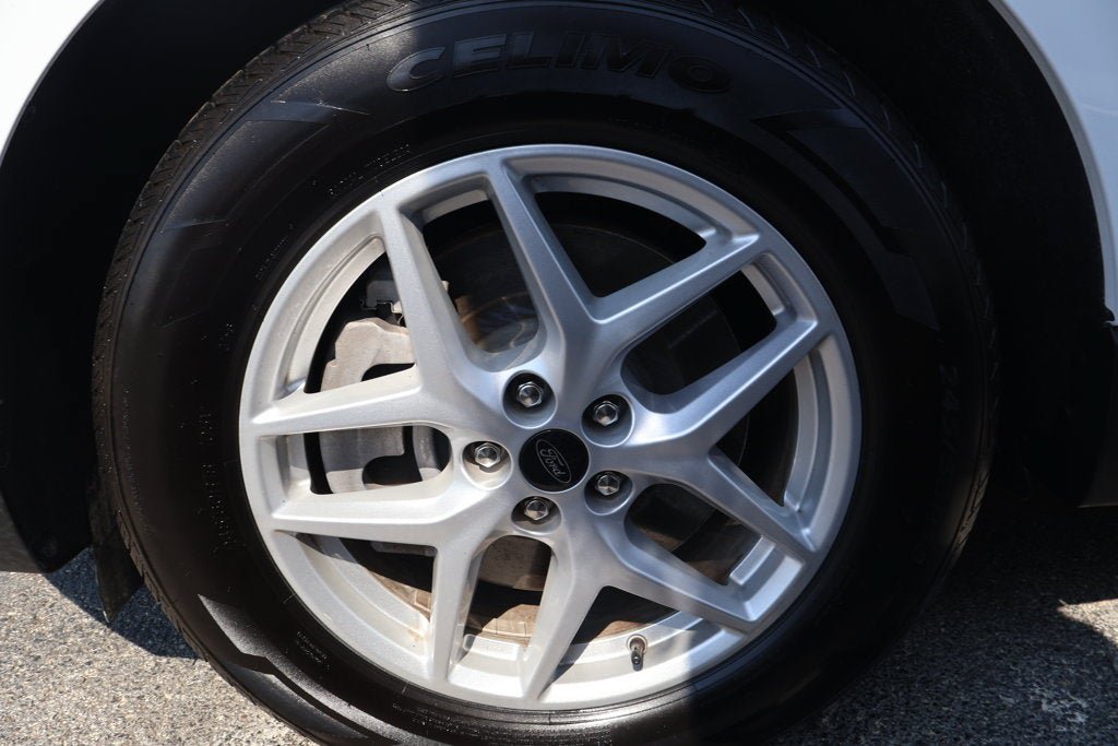 Used 2024 Ford Edge SEL AWD/4WD image 9