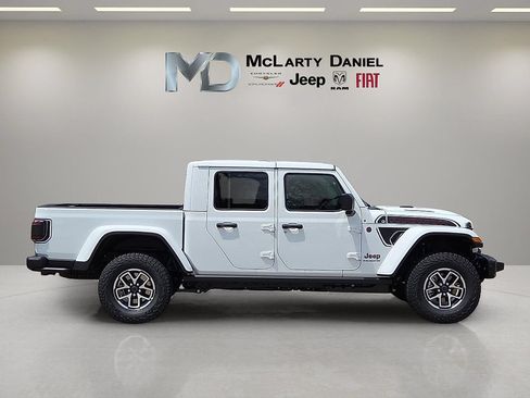 New 2026 Jeep Gladiator Rubicon AWD/4WD image 6