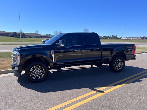 Used 2023 Ford F250 Limited image 15