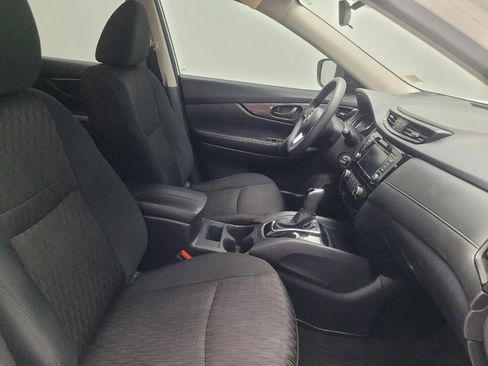 Used 2020 Nissan Rogue S FWD image 21