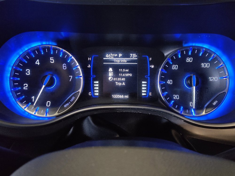 Used 2020 Chrysler Pacifica Touring-L FWD image 23