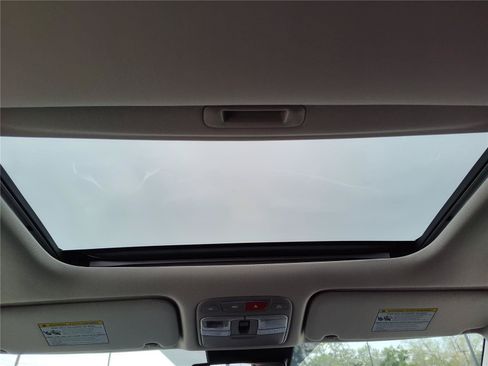 Used 2024 Kia Telluride S w/ S Sunroof Package FWD image 21