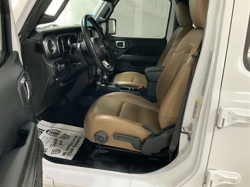 Used 2021 Jeep Gladiator Rubicon image 18