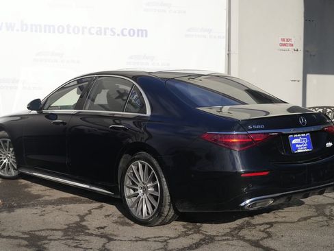 Used 2022 Mercedes-Benz S 580 4MATIC Sedan w/ AMG Line Package image 4