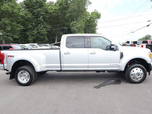 Used 2017 Ford F450 Lariat w/ Tow Technology Bundle AWD/4WD image 4