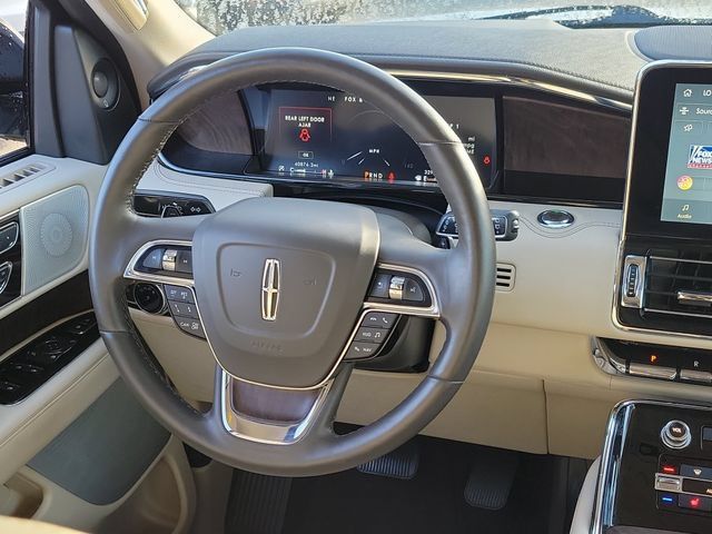 Certified 2021 Lincoln Navigator Reserve w/ Luxury Package AWD/4WD image 21
