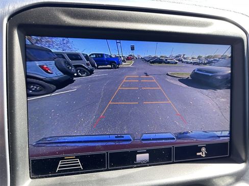 Used 2020 GMC Sierra 1500 SLE w/ SLE Value Package image 17