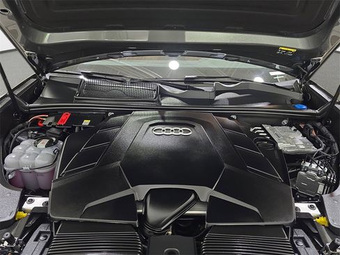 Certified 2025 Audi Q8 Premium Plus w/ Premium Plus Package image 33