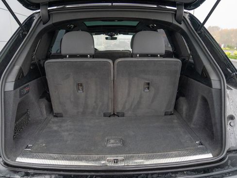 Used 2020 Audi Q7 3.0T Prestige w/ Prestige Package image 26