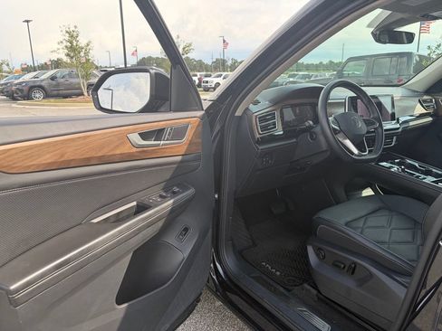 Used 2024 Volkswagen Atlas SE FWD image 43
