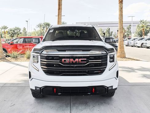 Used 2023 GMC Sierra 1500 AT4 w/ AT4 Premium Package AWD/4WD image 8