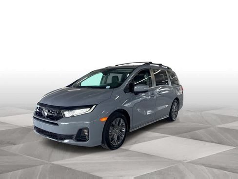 Used 2025 Honda Odyssey Touring image 4