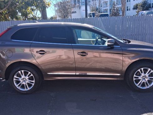 Used 2015 Volvo XC60 T5 Premier FWD image 2