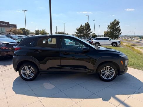 Used 2021 Hyundai Kona SE AWD/4WD image 10