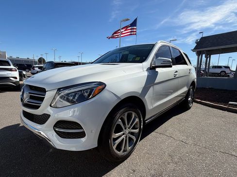 Used 2017 Mercedes-Benz GLE 350 4MATIC w/ Premium 2 Package image 3