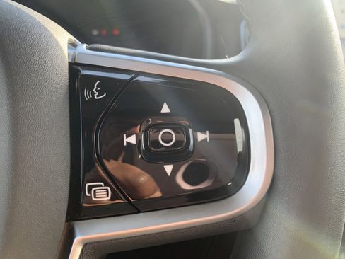 Used 2025 Volvo XC90 B6 Plus image 20