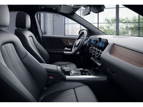 Certified 2023 Mercedes-Benz GLA 250 4MATIC image 4