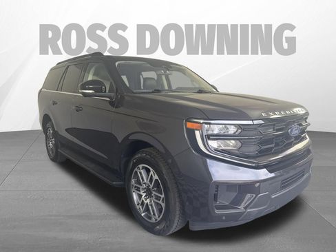 Used 2025 Ford Expedition Active image 3