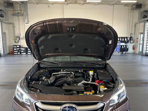 Certified 2021 Subaru Outback Limited image 5