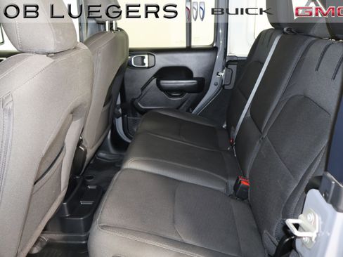 Used 2023 Jeep Wrangler Unlimited w/ Cold Weather Group AWD/4WD image 10