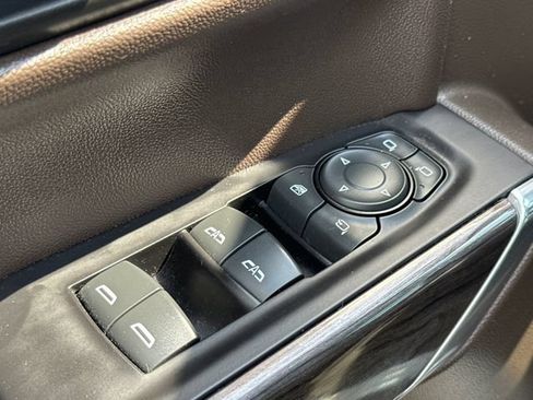 Used 2019 Chevrolet Silverado 1500 LTZ w/ LTZ Texas Edition AWD/4WD image 21