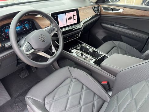 New 2026 Volkswagen Atlas SE FWD image 10