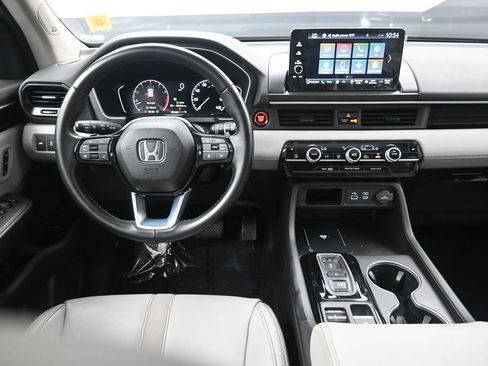 Certified 2024 Honda Pilot Touring image 21