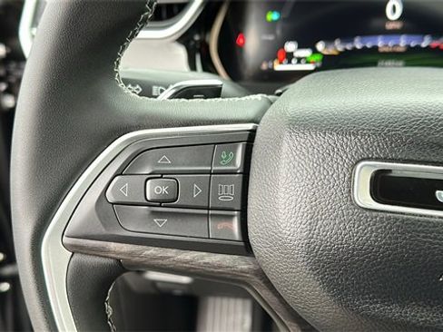Used 2023 Jeep Grand Cherokee 4WD 4xe image 14