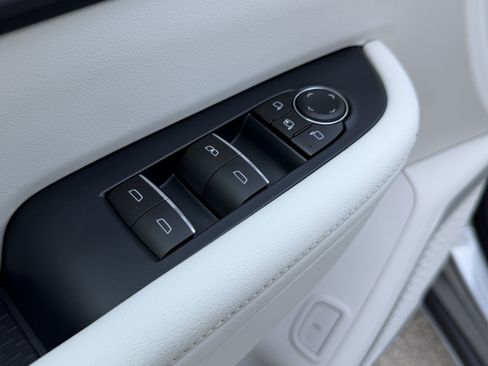 New 2026 Buick Enclave Avenir w/ Super Cruise Package FWD image 14