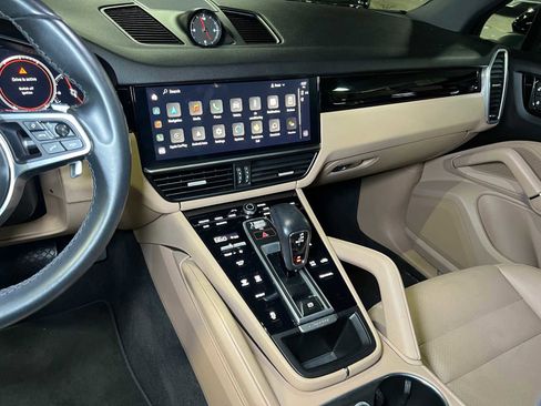 Used 2023 Porsche Cayenne image 28