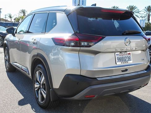 Used 2021 Nissan Rogue SL image 9