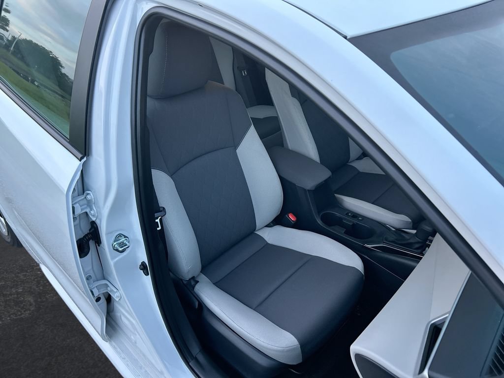 Used 2026 Toyota Corolla LE FWD image 30