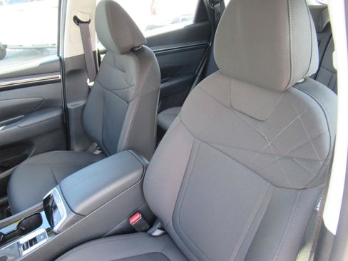 Used 2024 Hyundai Tucson SE FWD image 19