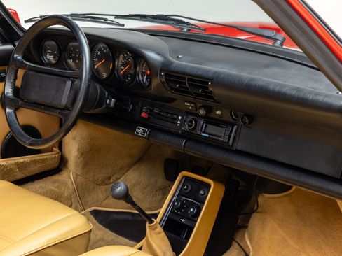 Used 1988 Porsche 911 Carrera RWD image 17