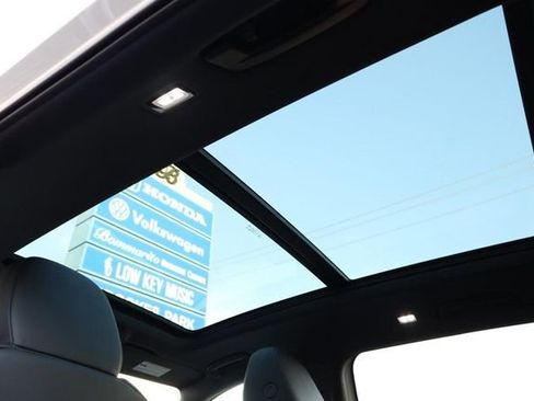 New 2026 Volkswagen Tiguan SE R-Line image 10