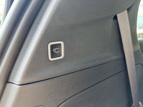 New 2025 Chrysler Pacifica Select image 12