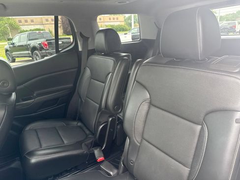 Used 2020 GMC Acadia SLT w/ Driver Alert Package II FWD image 18