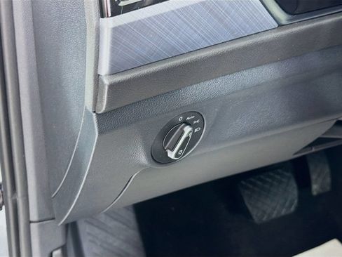 Used 2023 Volkswagen Jetta SE FWD image 10