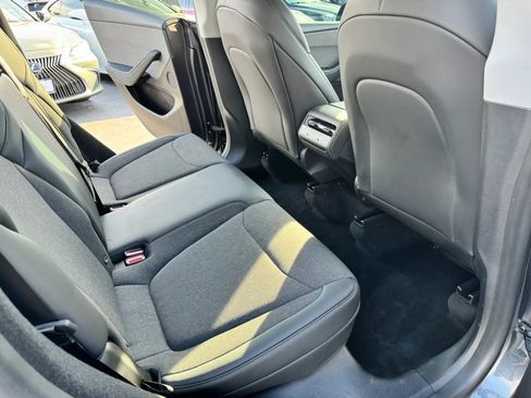 Used 2026 Tesla Model Y Long Range RWD image 12