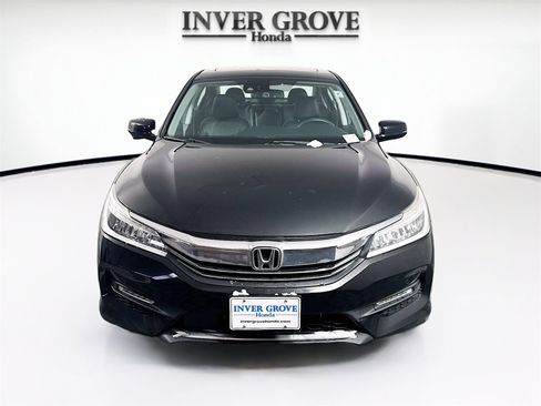 Used 2016 Honda Accord Touring image 2
