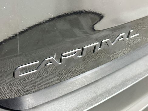 Used 2025 Kia Carnival SX Prestige FWD image 28