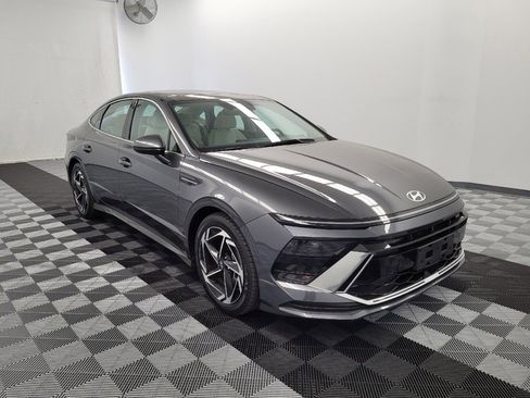 Used 2024 Hyundai Sonata SEL w/ Convenience Package image 13