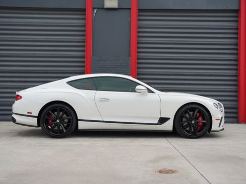Used 2020 Bentley Continental GT image 9