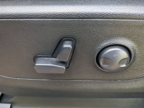 Used 2023 RAM 1500 Big Horn AWD/4WD image 28