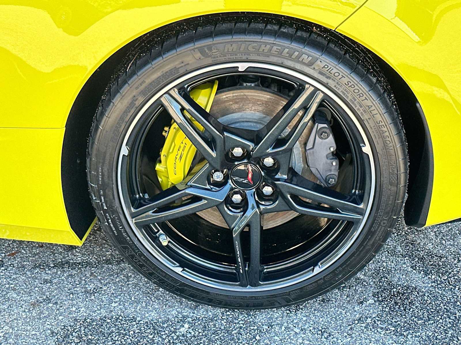 Used 2021 Chevrolet Corvette Stingray Premium Conv w/ Z51 Performance Package RWD image 12