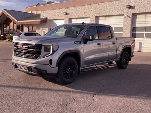 Used 2025 GMC Sierra 1500 Elevation w/ Preferred Package image 5