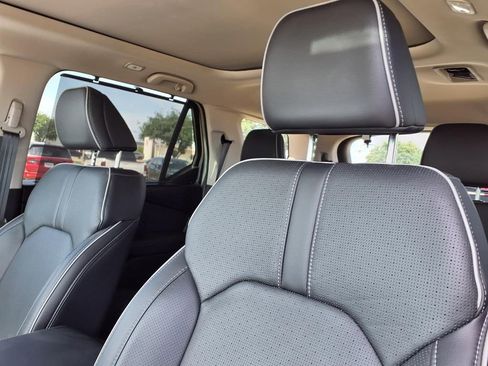 Used 2025 Honda Pilot Elite image 17