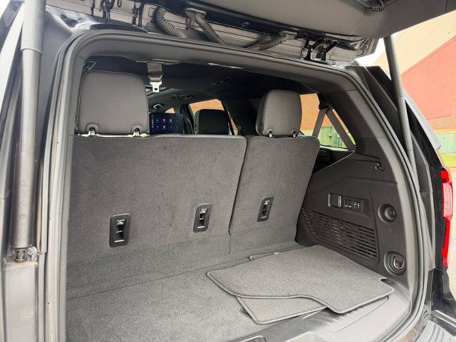Used 2025 GMC Yukon Elevation w/ Elevation Premium Package AWD/4WD image 17