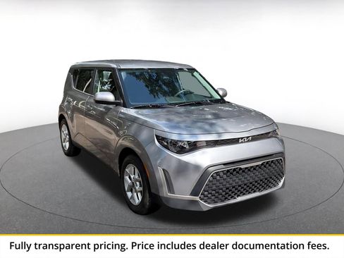 Used 2025 Kia Soul LX w/ LX Technology Package FWD image 1