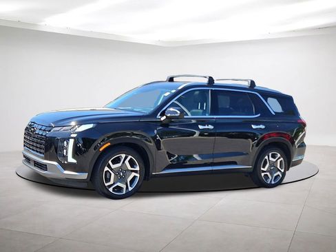 Used 2023 Hyundai Palisade Limited FWD image 3